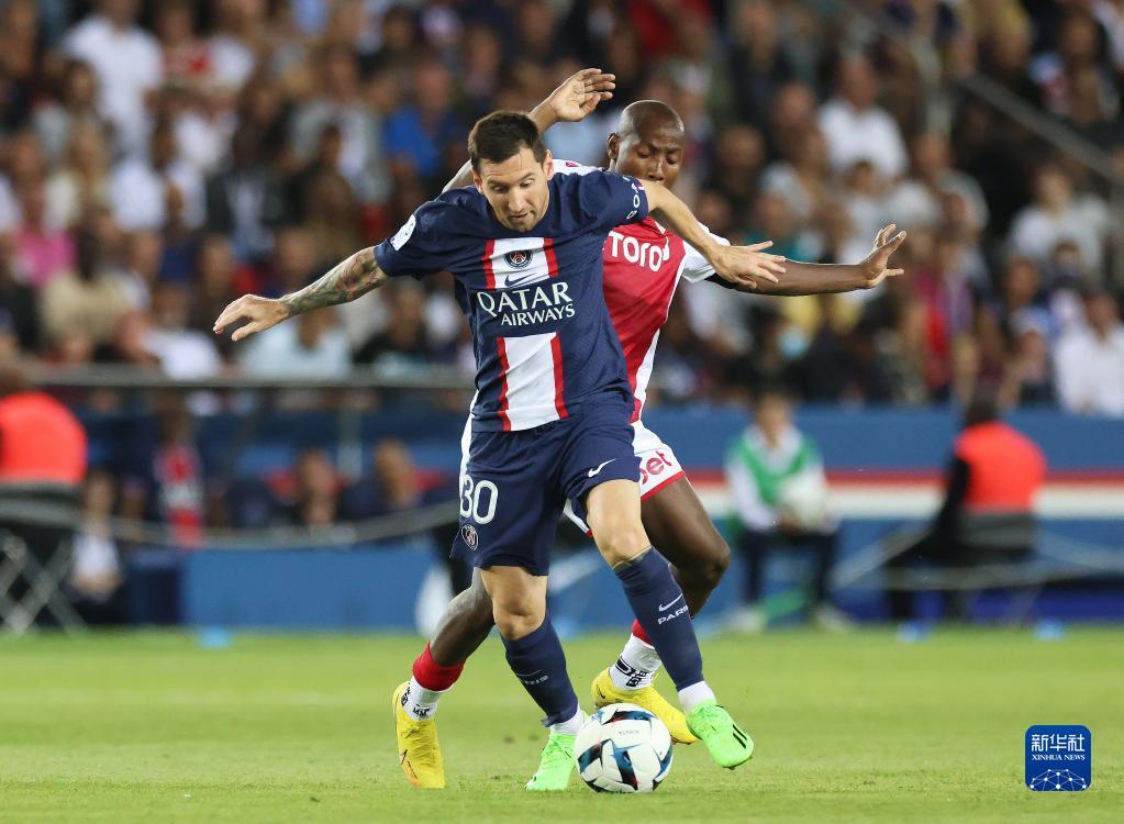 摩纳哥训练开放日，今晚单刀错失引欢呼，法甲在即，更衣室氛围转暖(巴萨摩纳哥直播)