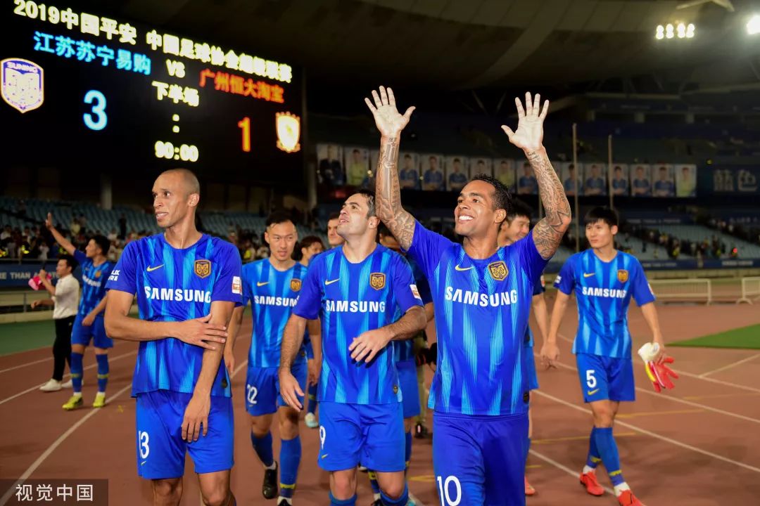 里程碑夜阿贾克斯外线爆发，中超集结日刷纪录，管理层满意，训练强度明显提升(阿贾克斯历史最佳26人)