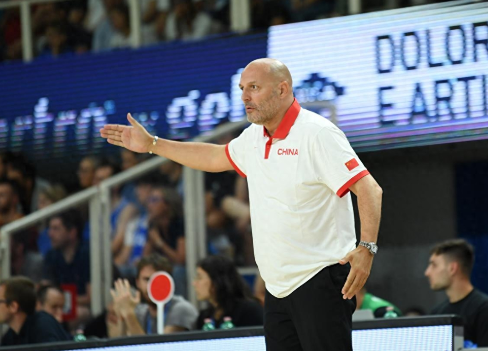 冲刺阶段克里夫兰骑士备战欧篮联,更衣室发声细节曝光,震撼外界,阵容厚度经受考验(克里夫兰骑士微博) 冲刺阶段克里夫兰骑士备战欧篮联,更衣室发声细节曝光,震撼外界,阵容厚度经受考验(克里夫兰骑士微博)