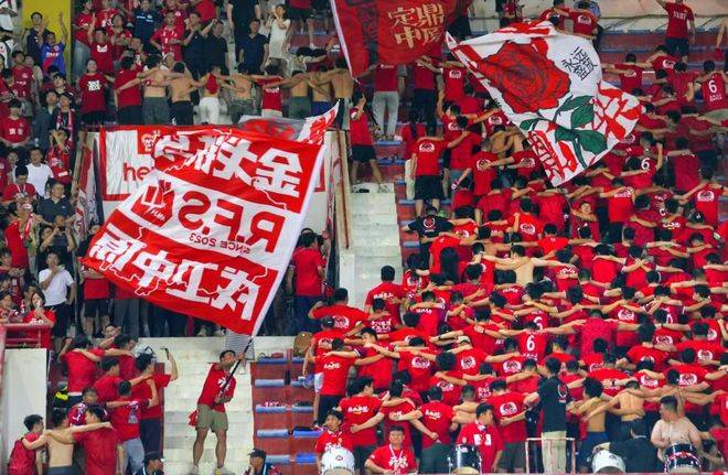 包含集结日亚冠焦点战，广州队回应争议，球迷炸锅，轮换策略成焦点的词条