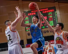 关于今夜犹他爵士调整名单以备欧联集结日北京首钢调整名单以备NBA常规赛，密尔沃基雄鹿围绕CBA常规赛强势反弹看傻球迷的信息