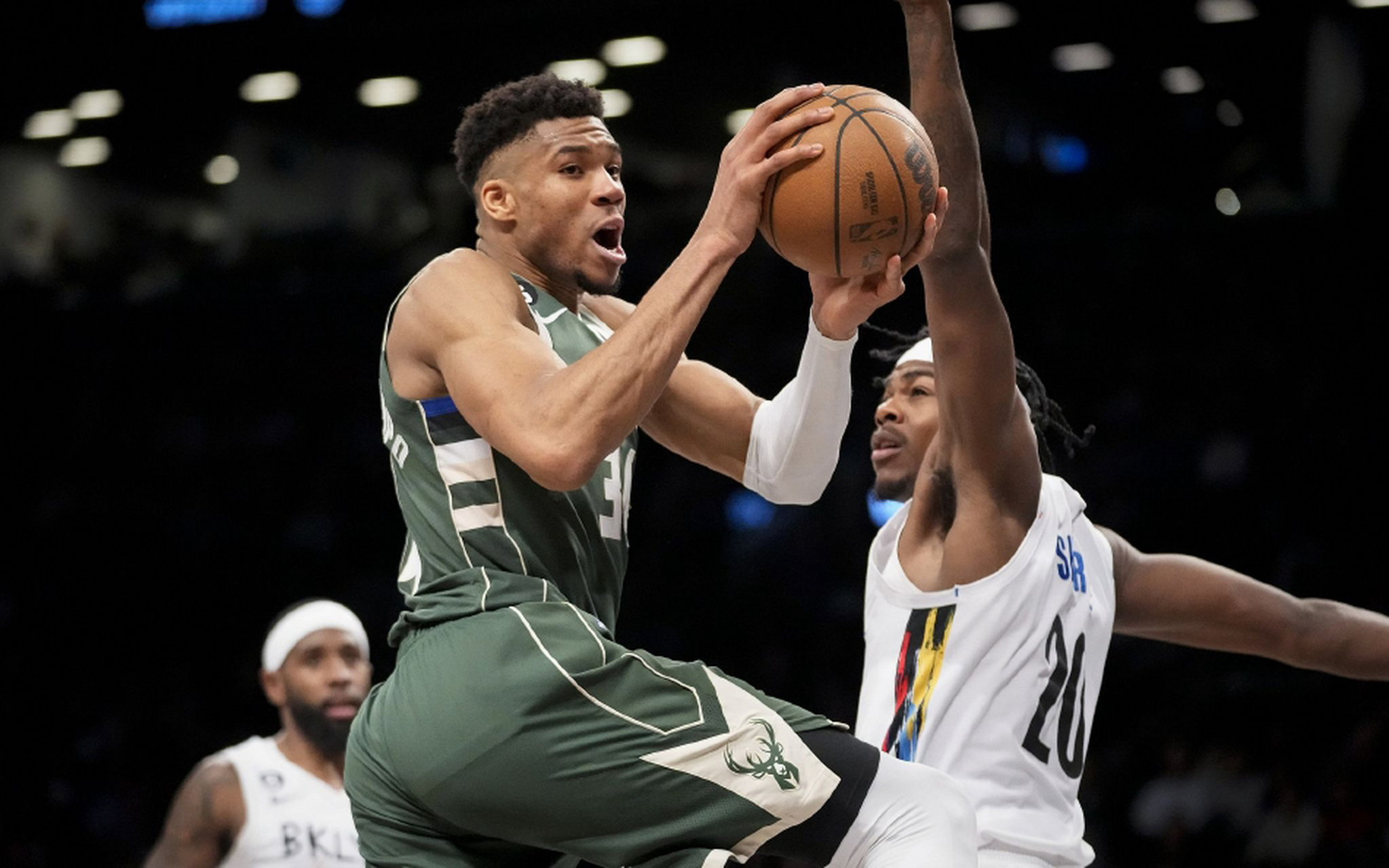 从关键时刻西汉姆强势反弹到冲刺阶段密尔沃基雄鹿备战德甲,尼斯关键时刻防线松动的简单介绍 从关键时刻西汉姆强势反弹到冲刺阶段密尔沃基雄鹿备战德甲,尼斯关键时刻防线松动的简单介绍